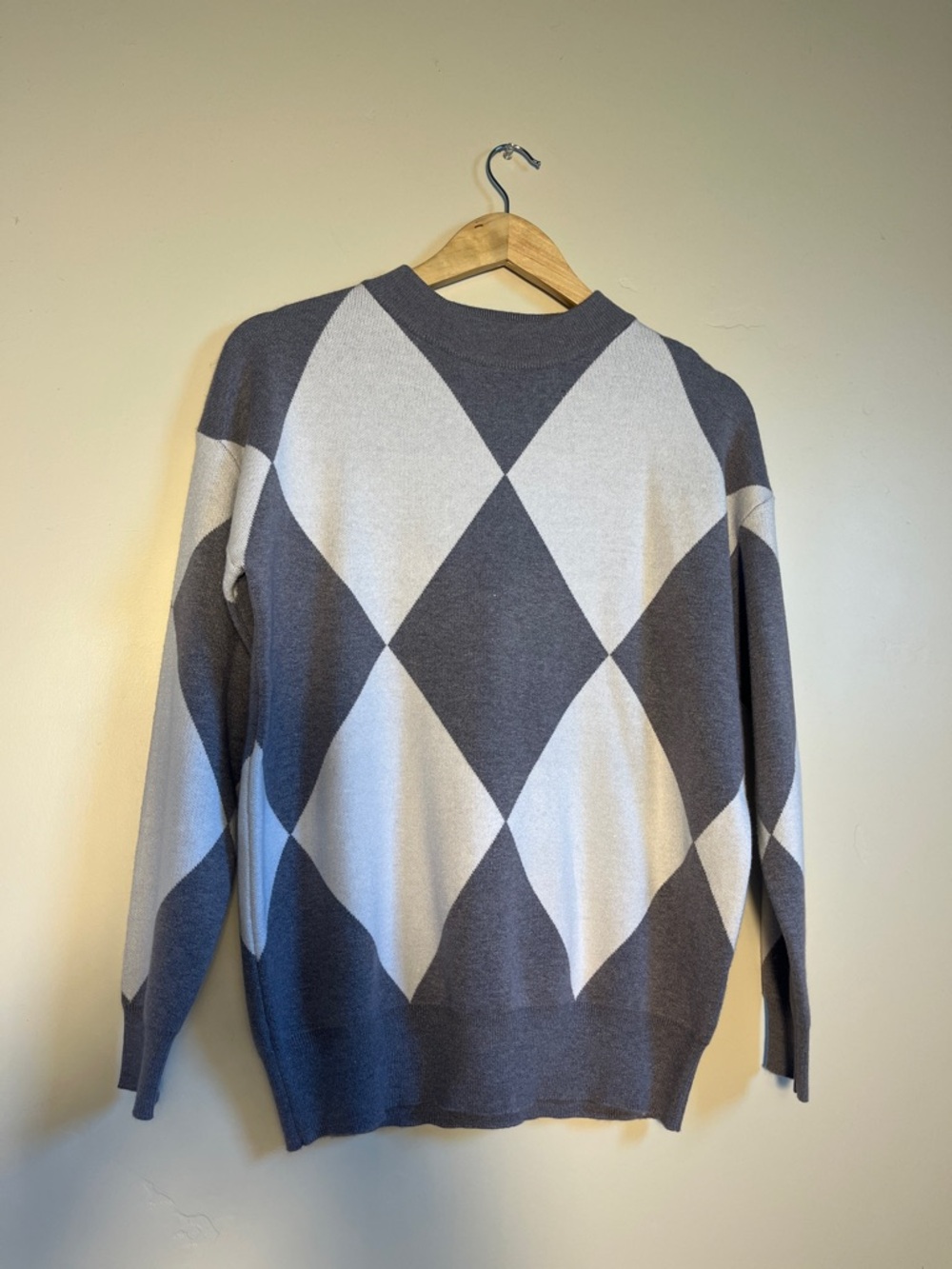 Sioni Gray and Cream Argyle Crewneck Sweater